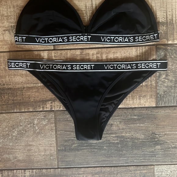 Victoria’s Secret black bikini - Picture 3 of 5